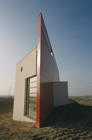 La maison derrière le mur