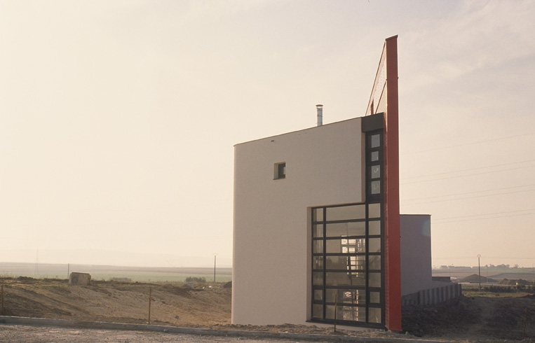 La maison derrière le mur