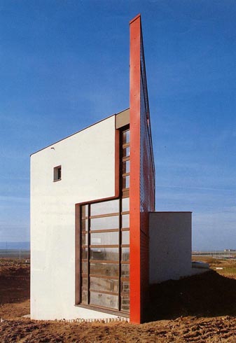 La maison derrière le mur